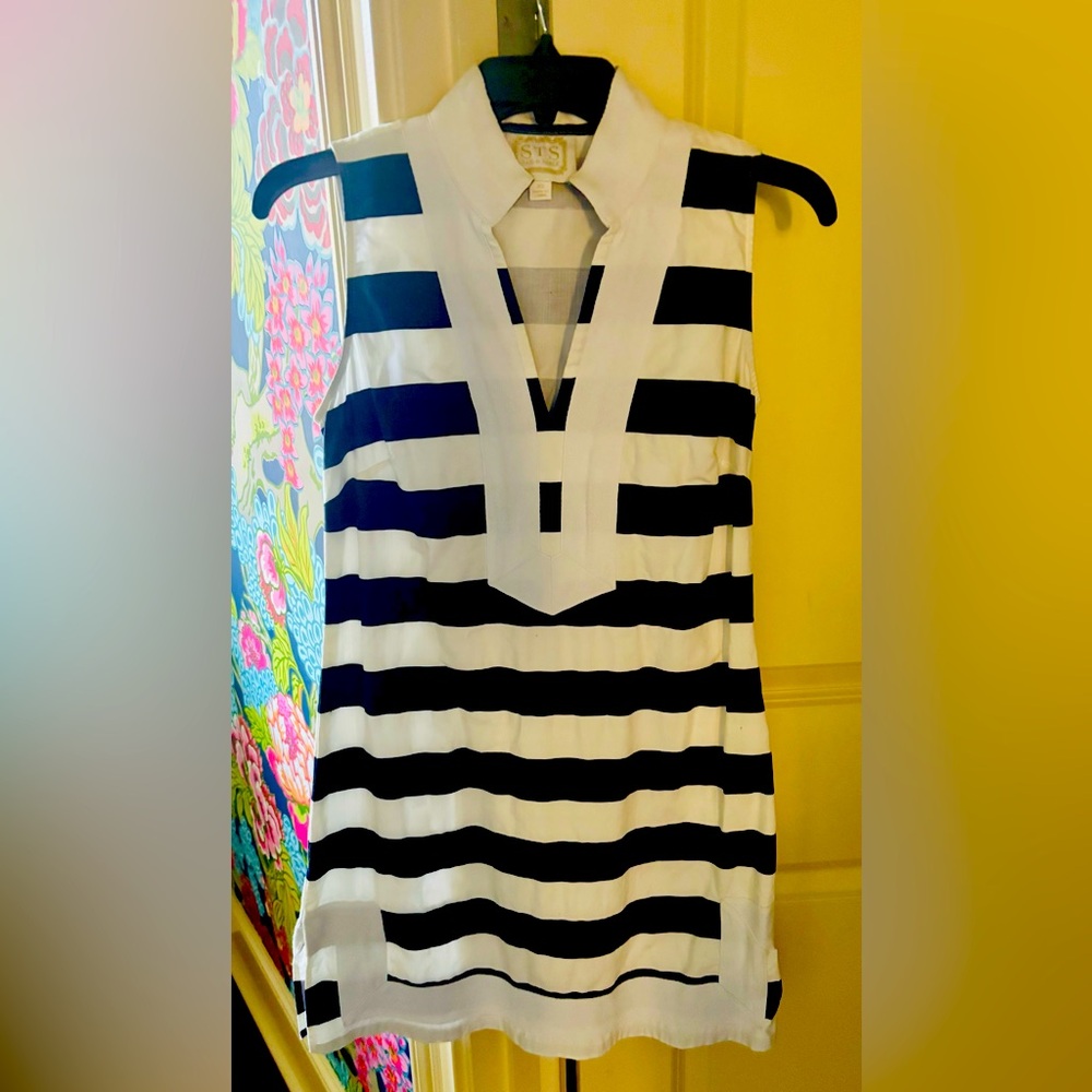 STS Sail to Sable Navy and White Dress Size is XS
